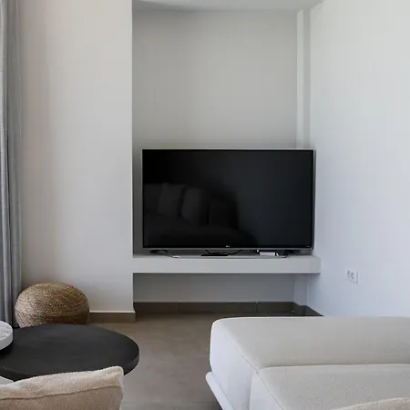 Angrali In Ratzakli Vila