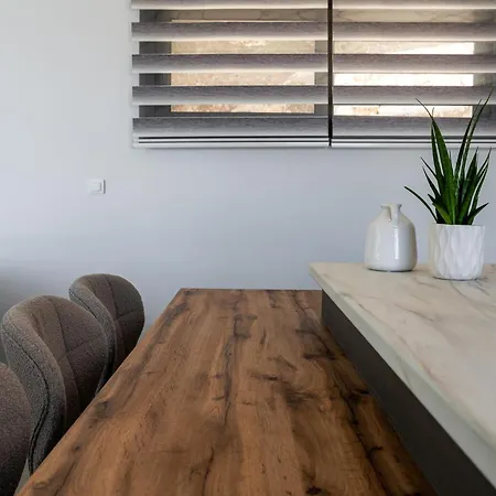 Vila Angrali In Ratzakli