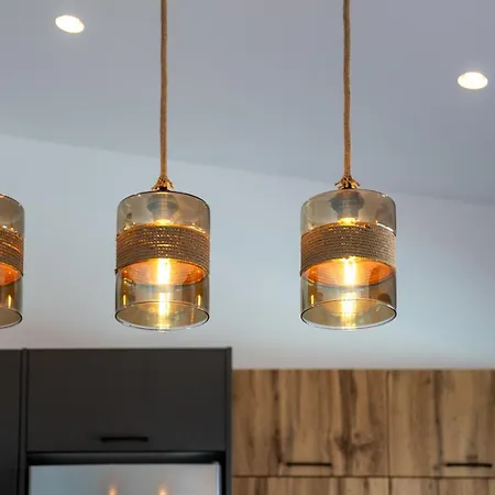 Angrali In Ratzakli Vila *